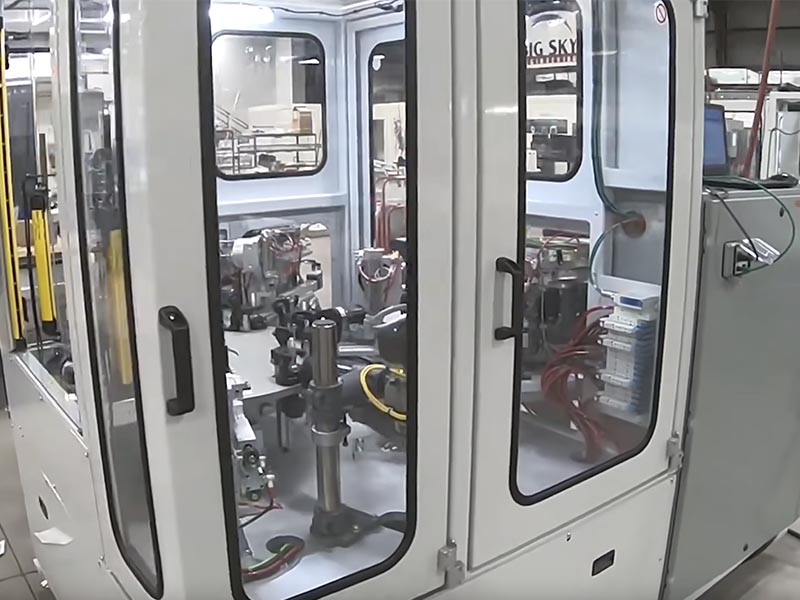 Automated assembly for blocks and carriages